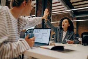 cultura empresarial mulheres felizes