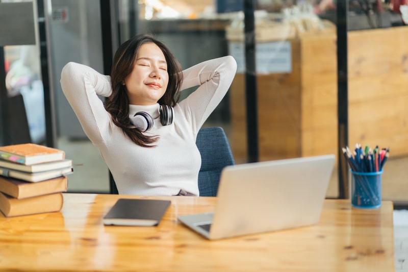 como controlar a impulsividade mulher relaxada